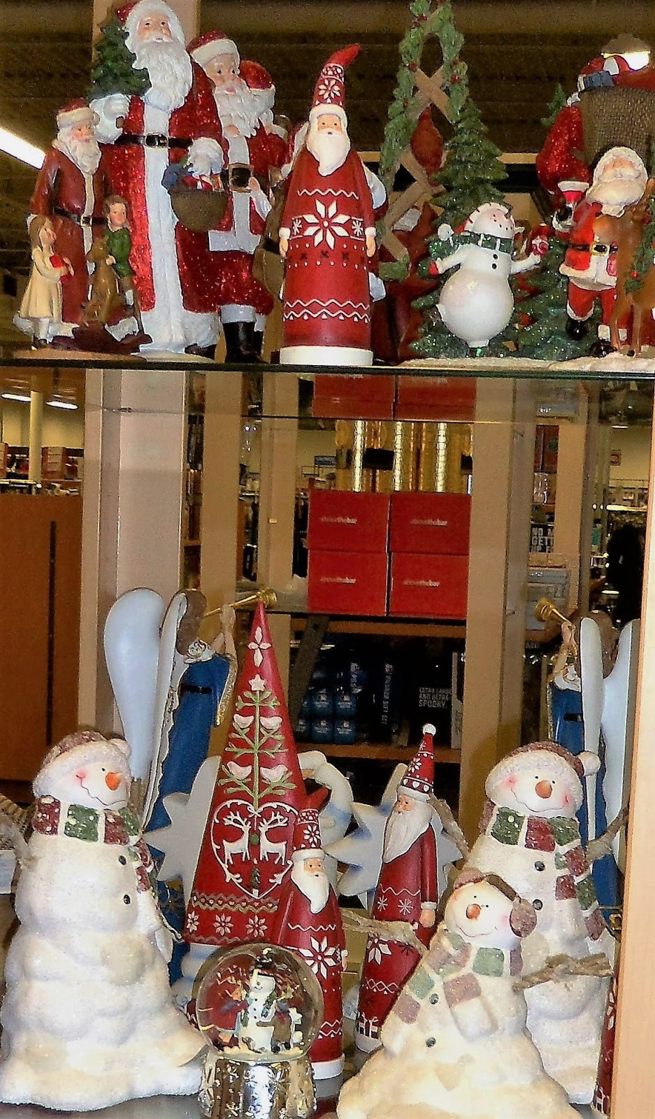 A DEBBIE-DABBLE CHRISTMAS: Christmas at Burlington