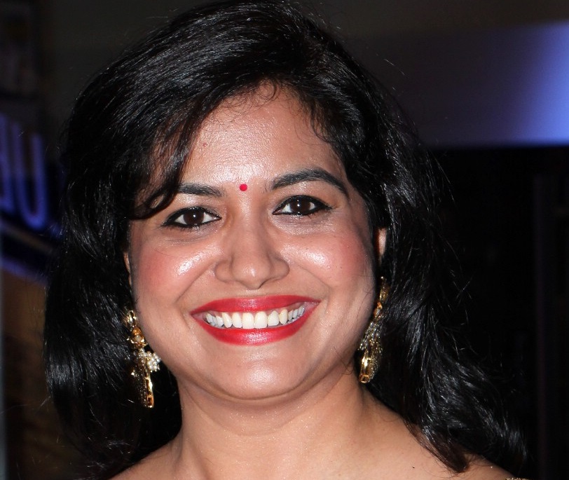 Sunitha Singer Cute Smiling Close Up Photos