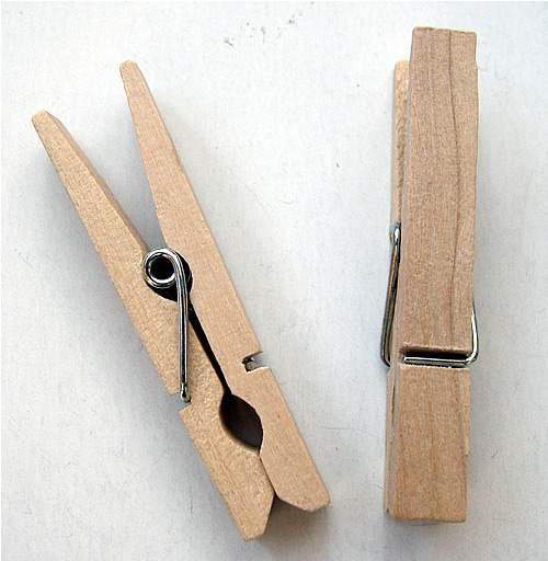 Dampf's modelling page Wooden Clothes Pegs