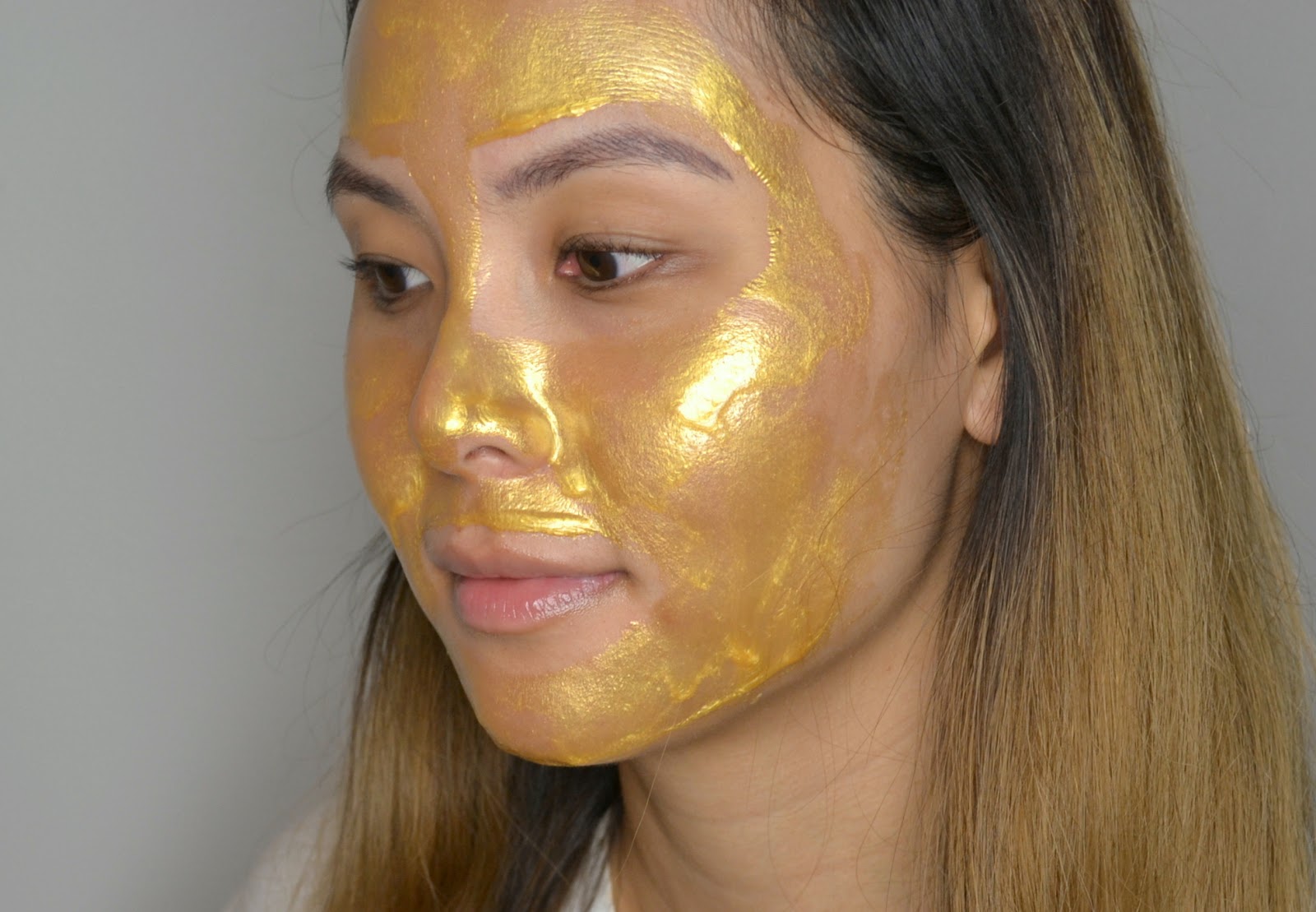 anew radiance maximising gold mask hyaluronic gold cremă antirid pentru ochi cu efect de umplere