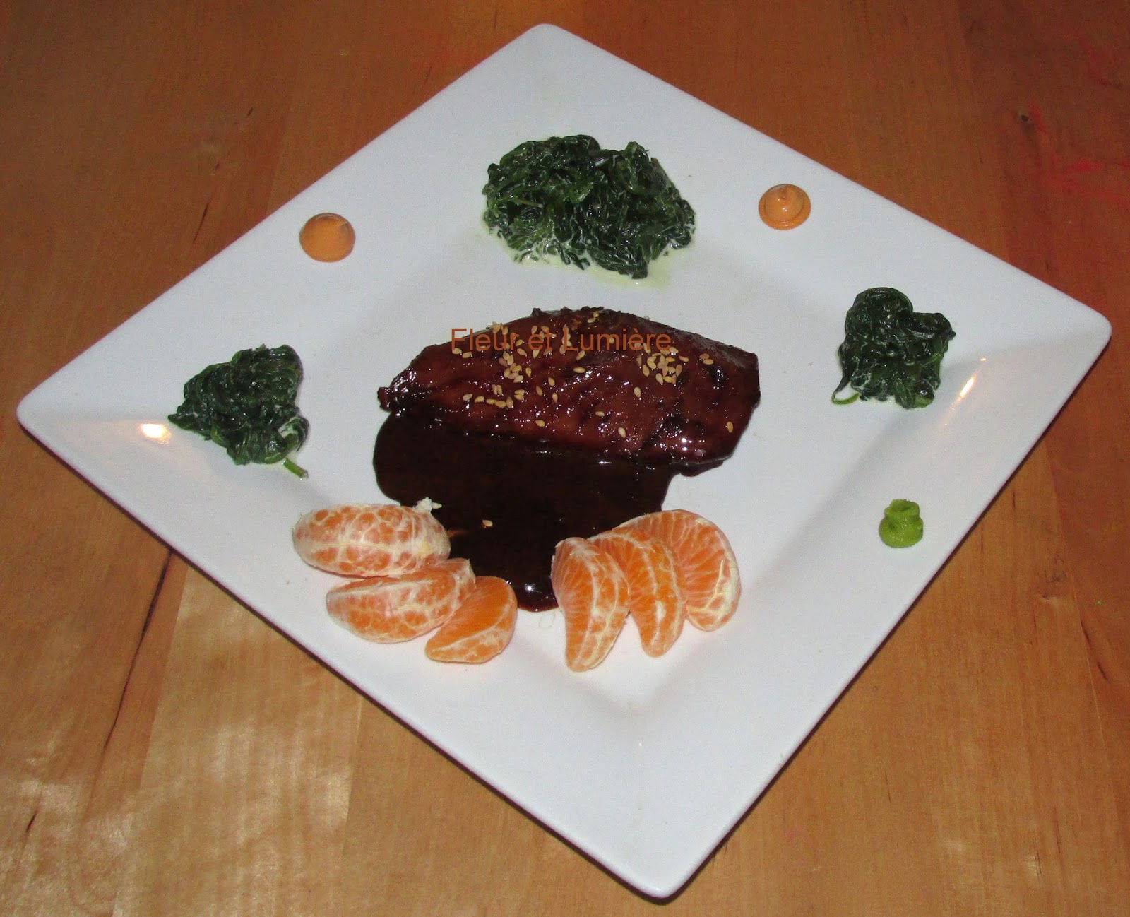Fleur et Lumière Magret de canard sauce soja et miel, épinard frais à
