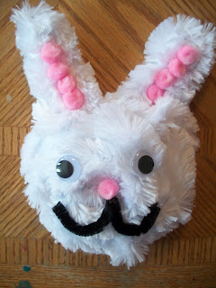 How to make a bunny craft out of extra large pipe cleaners 