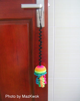 Crochet cat toy jellyfish