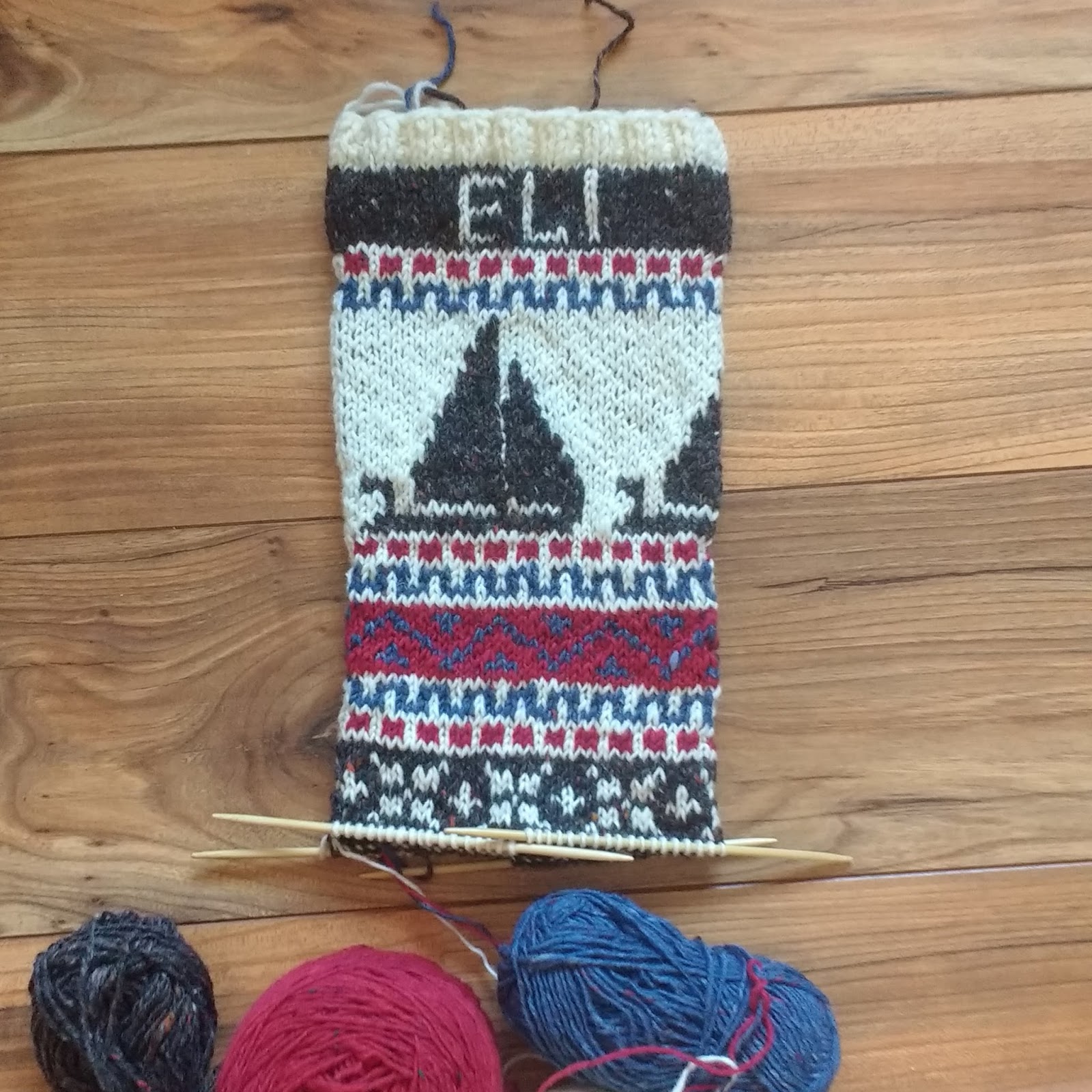 Gigi82Knits: Sail Boats on a Christmas Stocking