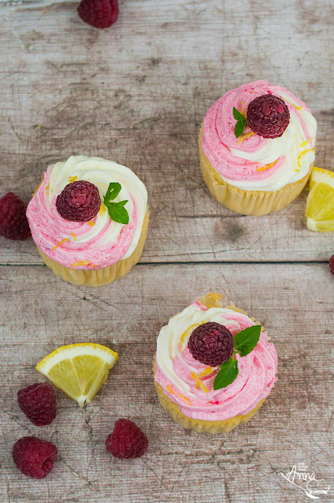 Himbeer-Lemon-Cupcake Himbeer-Lemon-Cupcake Flatlay