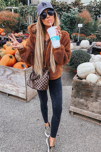 30+ Sexy Fall Outfits Guaranteed To Get You Noticed | ae Full Zip Hoodie + Washed Seamless Skimmer + Vans Shoes