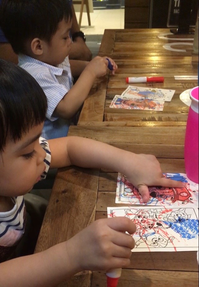 How To Help Your Wiggly Toddler Sit Still During Dinner Parties