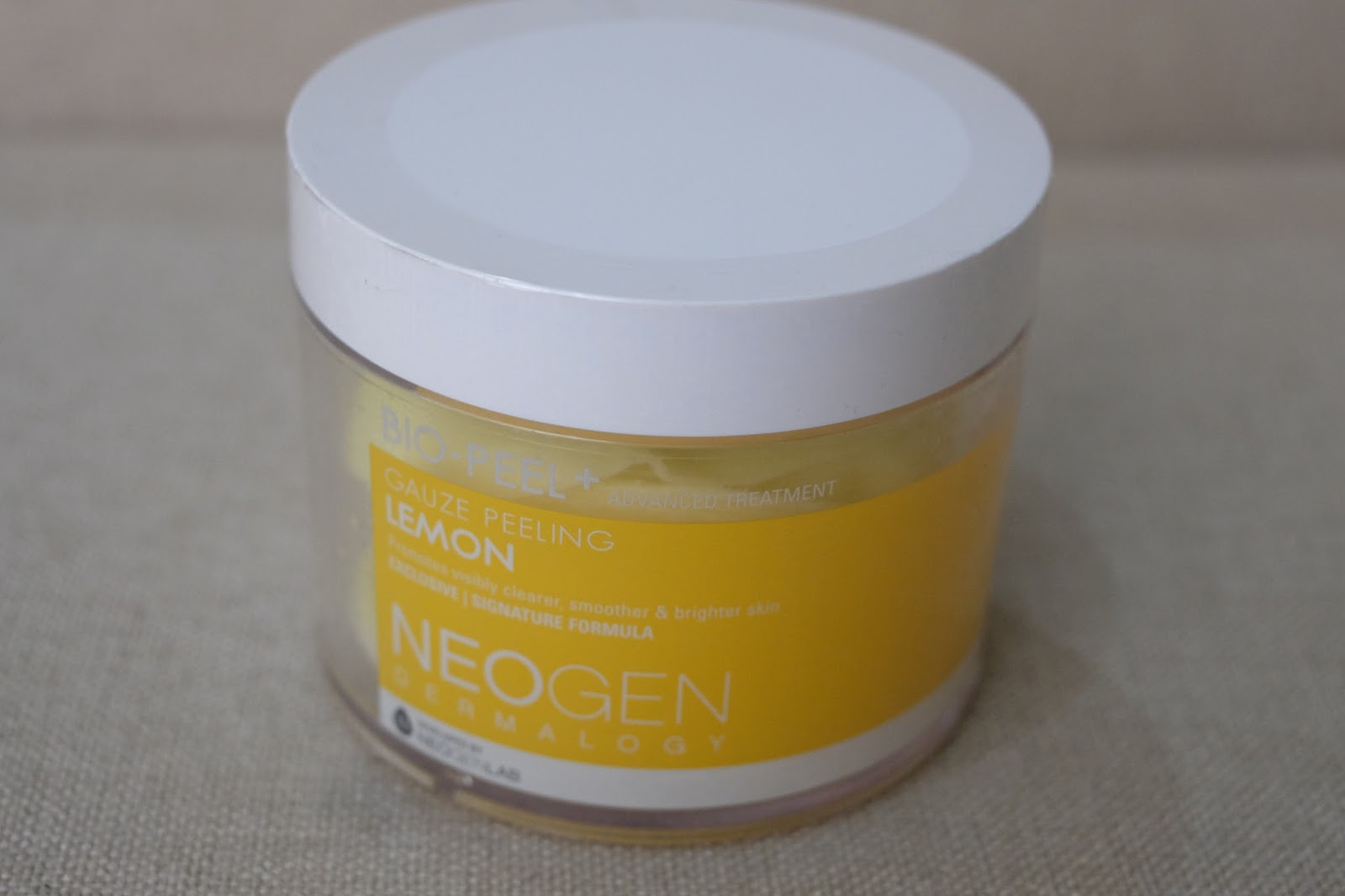 Review Neogen Bio Peel Gauze Peeling Lemon as Chemical and Physical