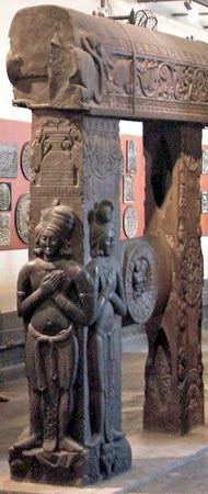 Yaksi images were carved to a stone pillar, Bharhut in India, the beginning the 1st century B.C.
