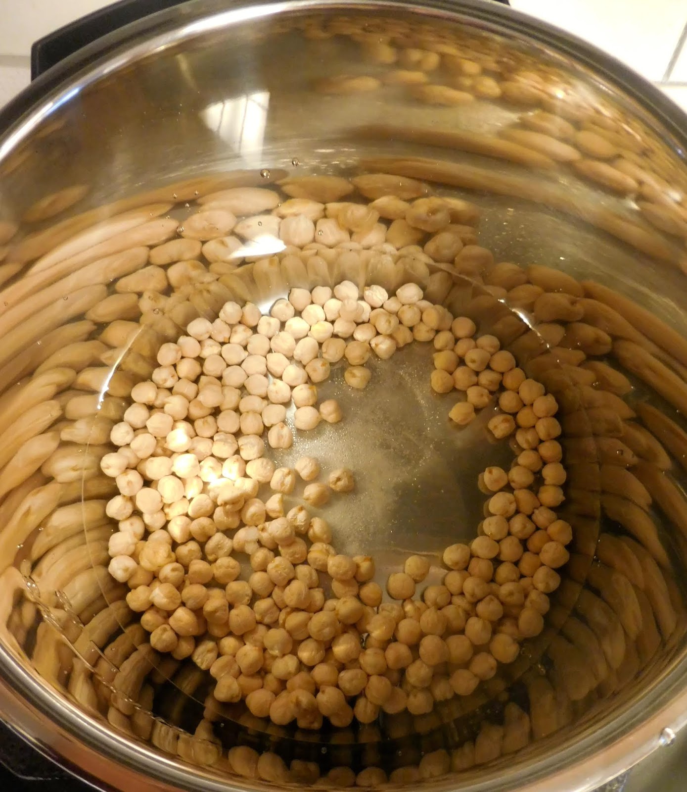 Instant Pot Fresh Garlic Hummus