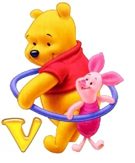 Abecedario de Winnie the Pooh y Piglet Jugando al Hula Hoop.