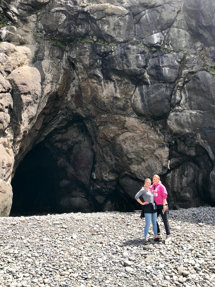 Oregon Coast, Bob Creek cave, Bob Creek Beach Oregon