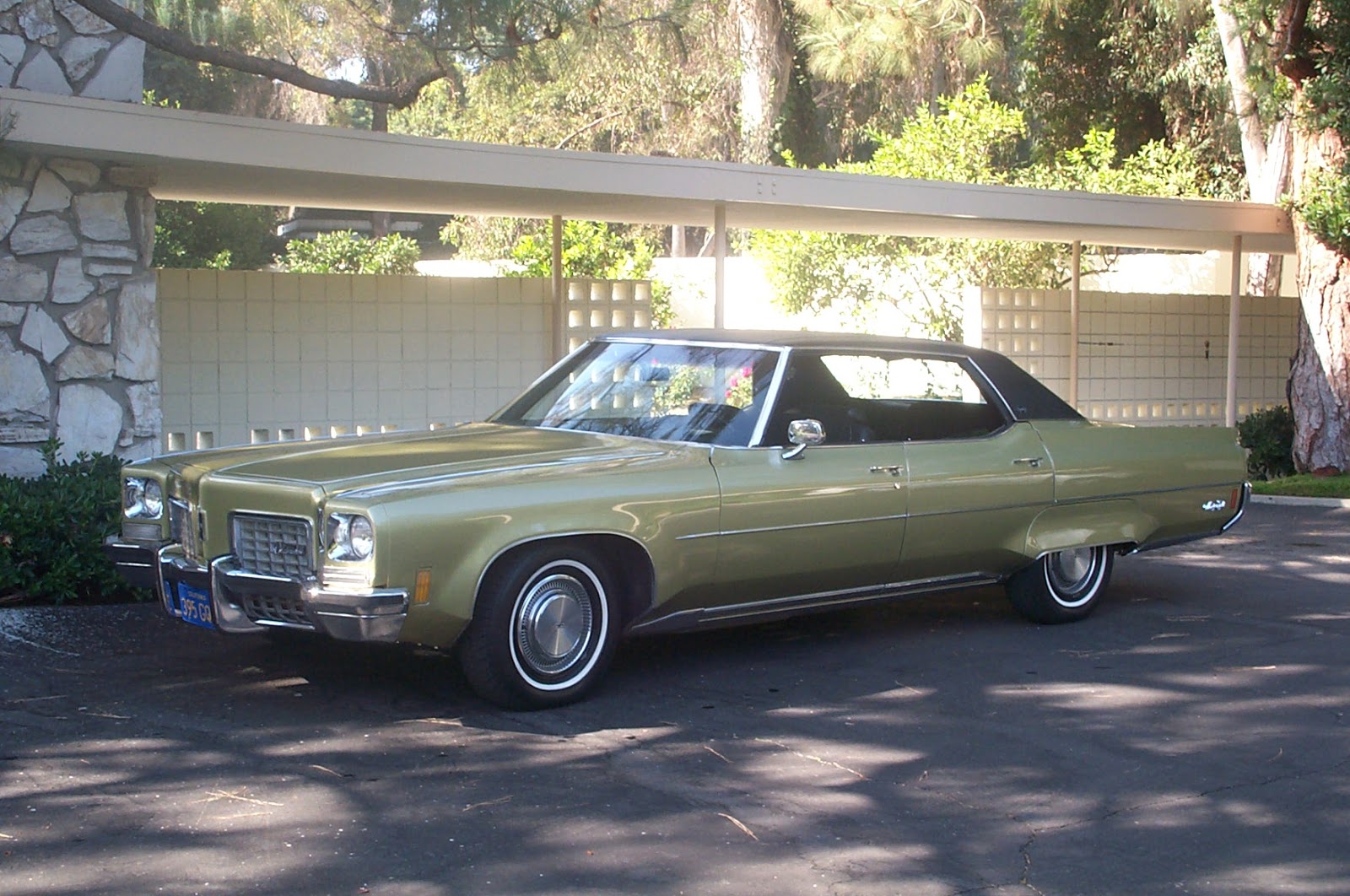 1971 Oldsmobile Ninety-Eight.