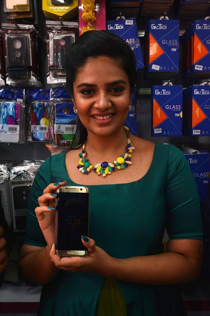 Sree Mukhi In Green At B New Mobile Store in Guntur
