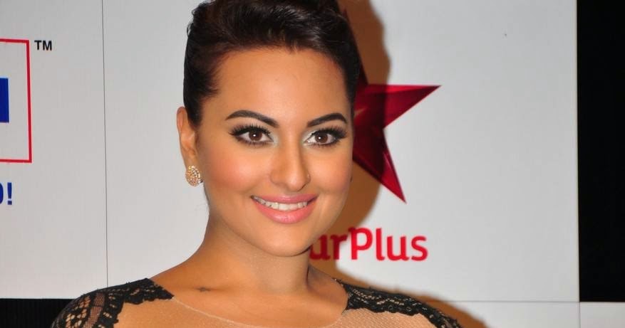 Hot Sexy Bollywood Actress Sonakshi Sinha Photos In Full Black Gown gallery