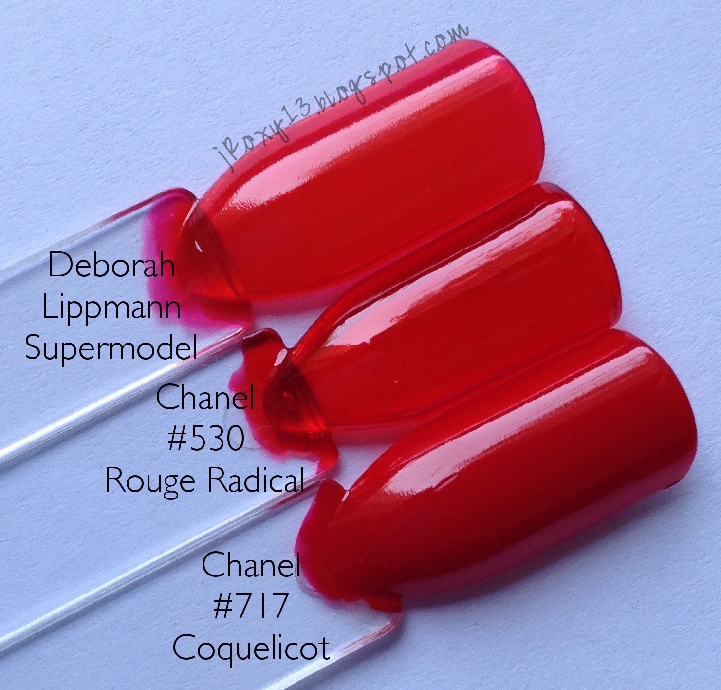 Chanel Le Vernis- 530 Rouge Radical - of the comely