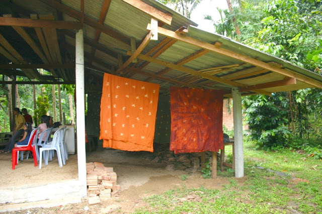 Ban Khiri Wong Natural Dye of fabrics: Cottage Industry