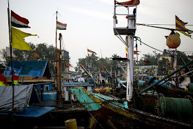 boats, fishing, masts, flags, colourful, morning, sassoon docks, mumbai, india, 
