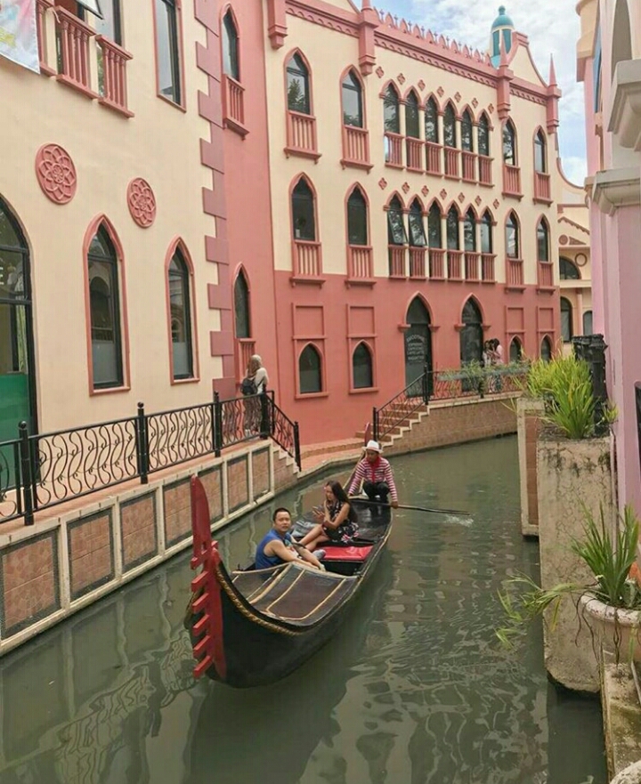 Little Venice Puncak Cianjur Tempat Wisata Layaknya Di ...