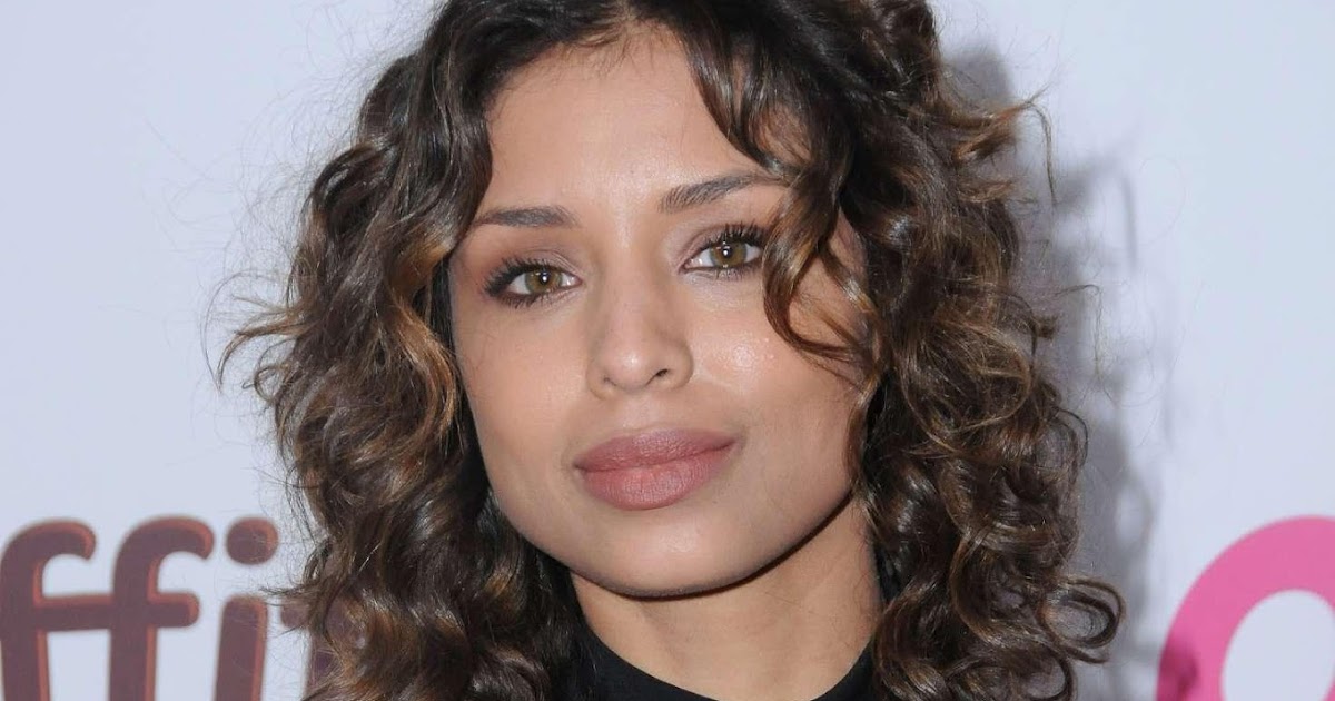 Brytni Sarpy Sexy Bra less beauty Yummy White Boobs WOW Sexiest Boobs ever