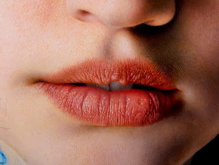 labios-rojos-pintura-hiperrealista-al-oleo rostro-mujer-pintura-hiperrealista-oleos