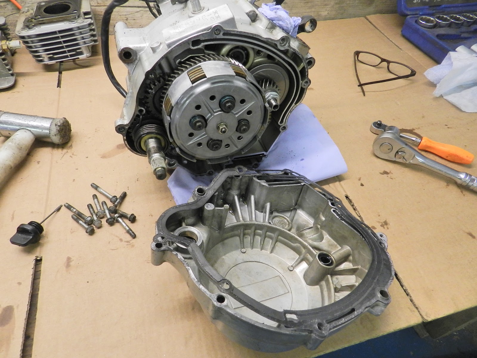 Yamaha YBR 125 Owner Blog Yamaha YBR 125 Engine clutch side cover / kick start removal