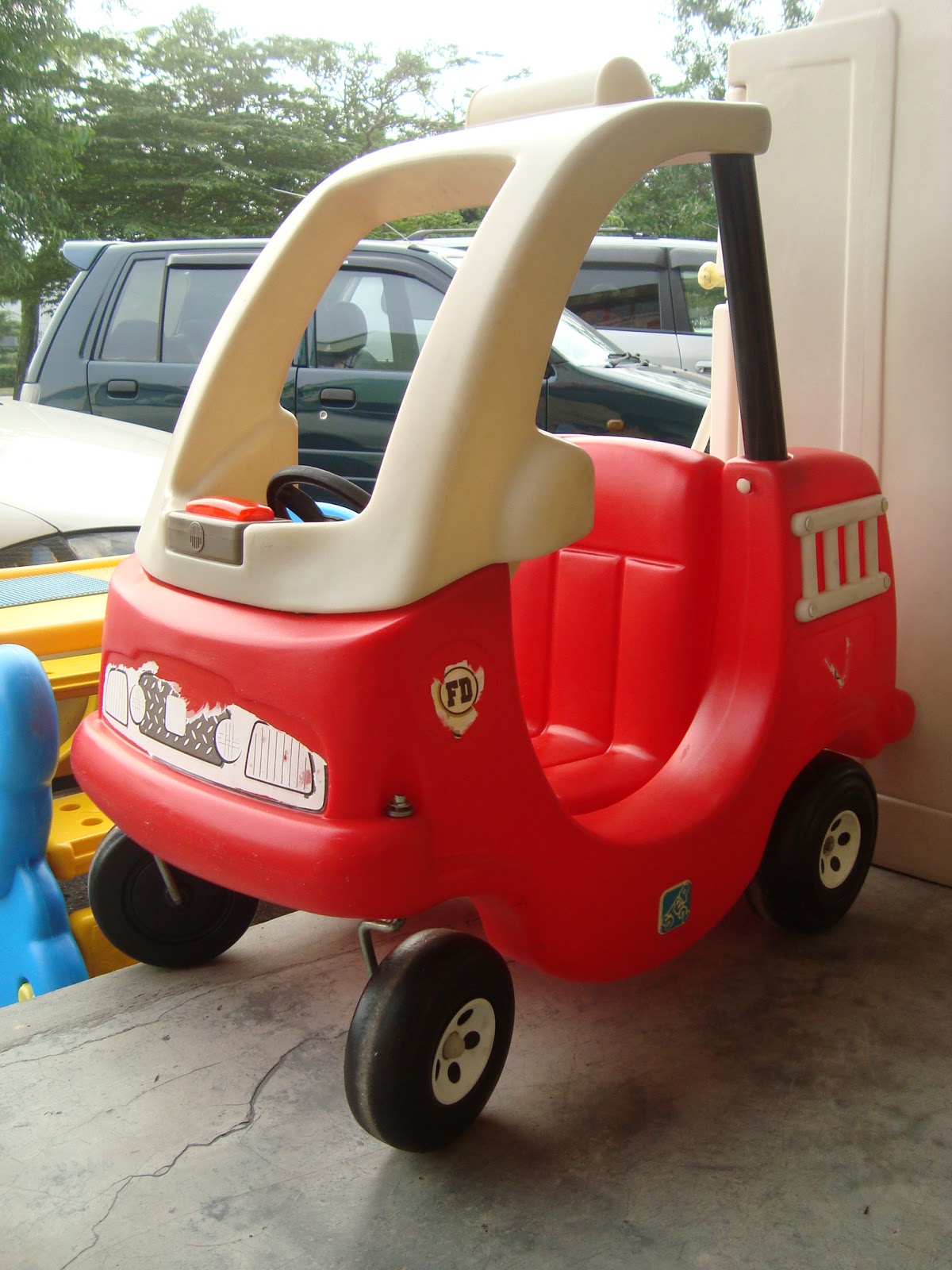 Preloved ToysWorld TheTotToys Step 2 Fire Engine for Two