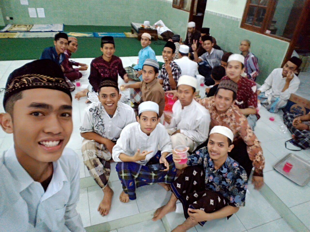 Foto bersama Santri PPRQ Semarang