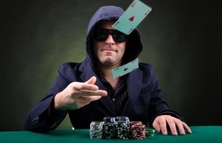 Rasakan Kenikmatan Mewah Menjadi Bandar Pokera Online