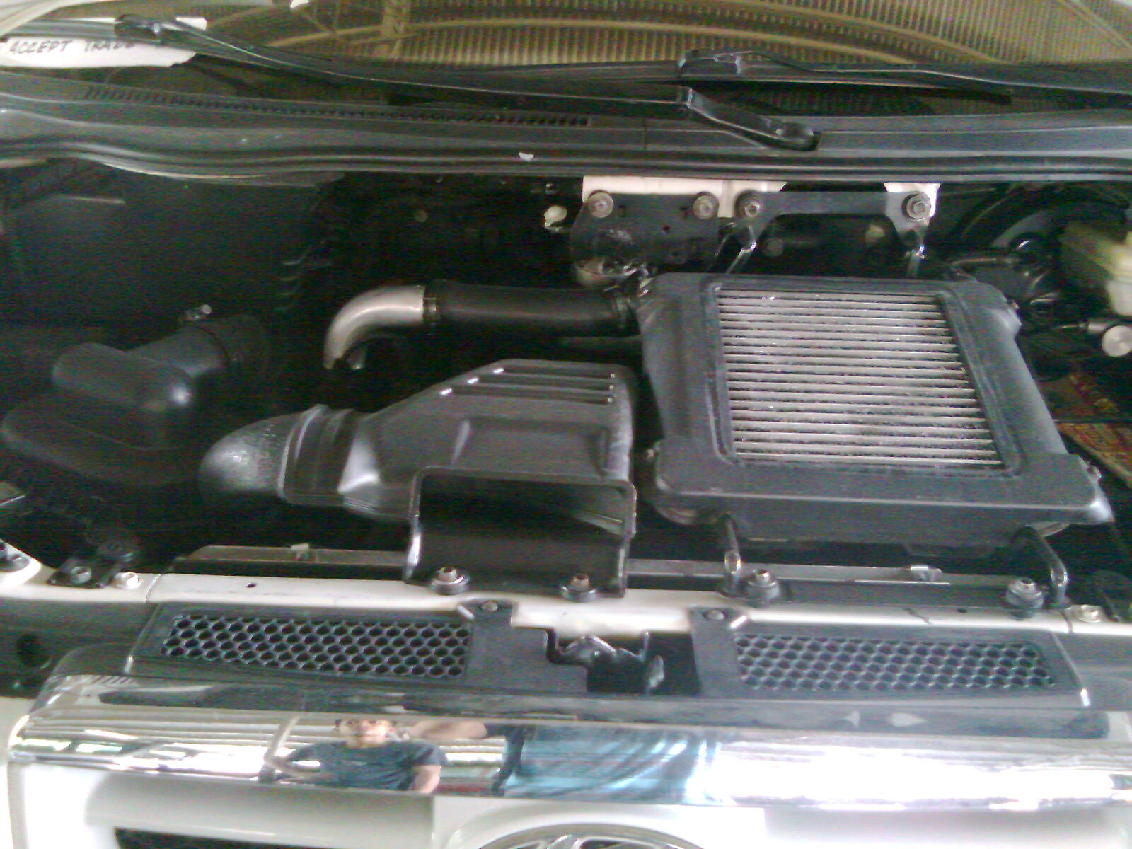 THE ULTIMATE CAR GUIDE: Used Car Review - Hyundai Starex CRDi (2004-2007)