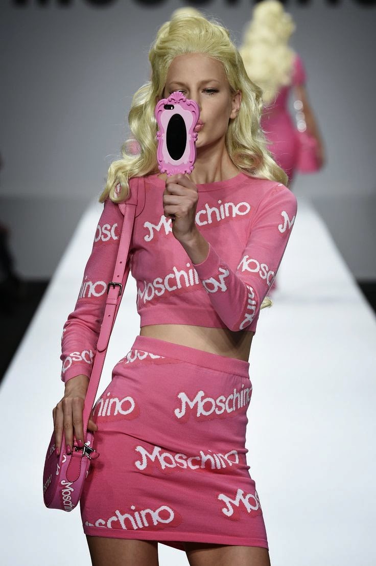 moschino phone case pink