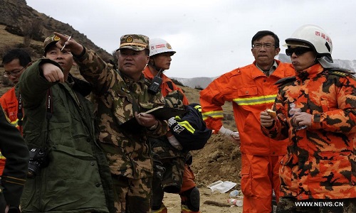 Landslide_in_Tibet_rescue_workers
