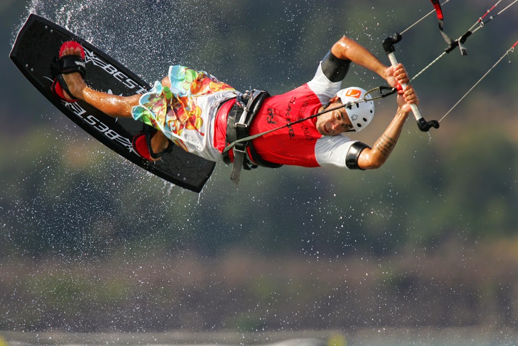 Kitesurfing on the Columbia River, Oregon, USA Kitesurfing on the Columbia River, Oregon, USA