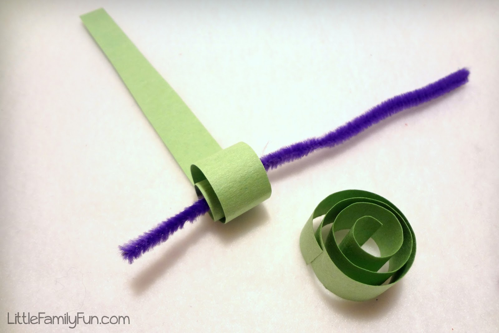 Little Family Fun Paper Roll Egg