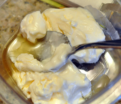 Mayonnaise and vinegar makes a quick dressing. Use lowfat mayo if you want to reduce calories and fat.