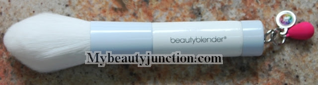 Beautyblender Detailers Plush Brush makeup review, usage and photos