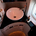 lavatory / bathroom / restroom / toilet / WC / washroom / powder room / loo 意味の違いと語源