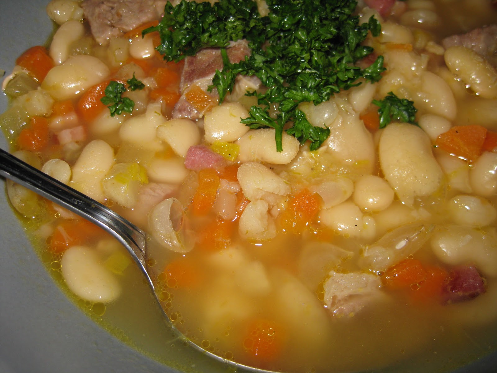 voracious silence: Weiße Bohnen Suppe