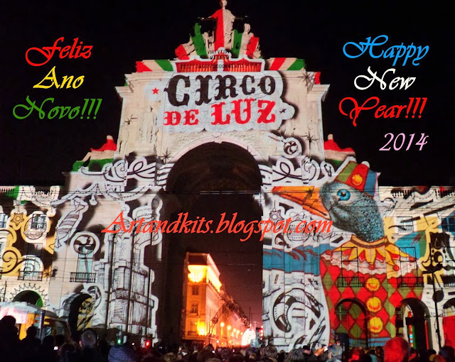 Feliz Ano Novo / Happy New Year Desejamos a todos, aí desse lado, um Feliz Ano Novo, com saúde e pleno de realizações. / We wish everyone, on that side, a Happy New Year, with wealth and full of accomplishments.