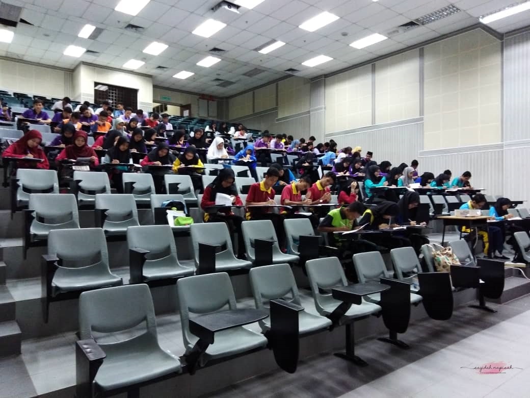 Pengalaman Mengajar Addmath Pada Hampir 100 Pelajar Form 4 di UiTM Penang