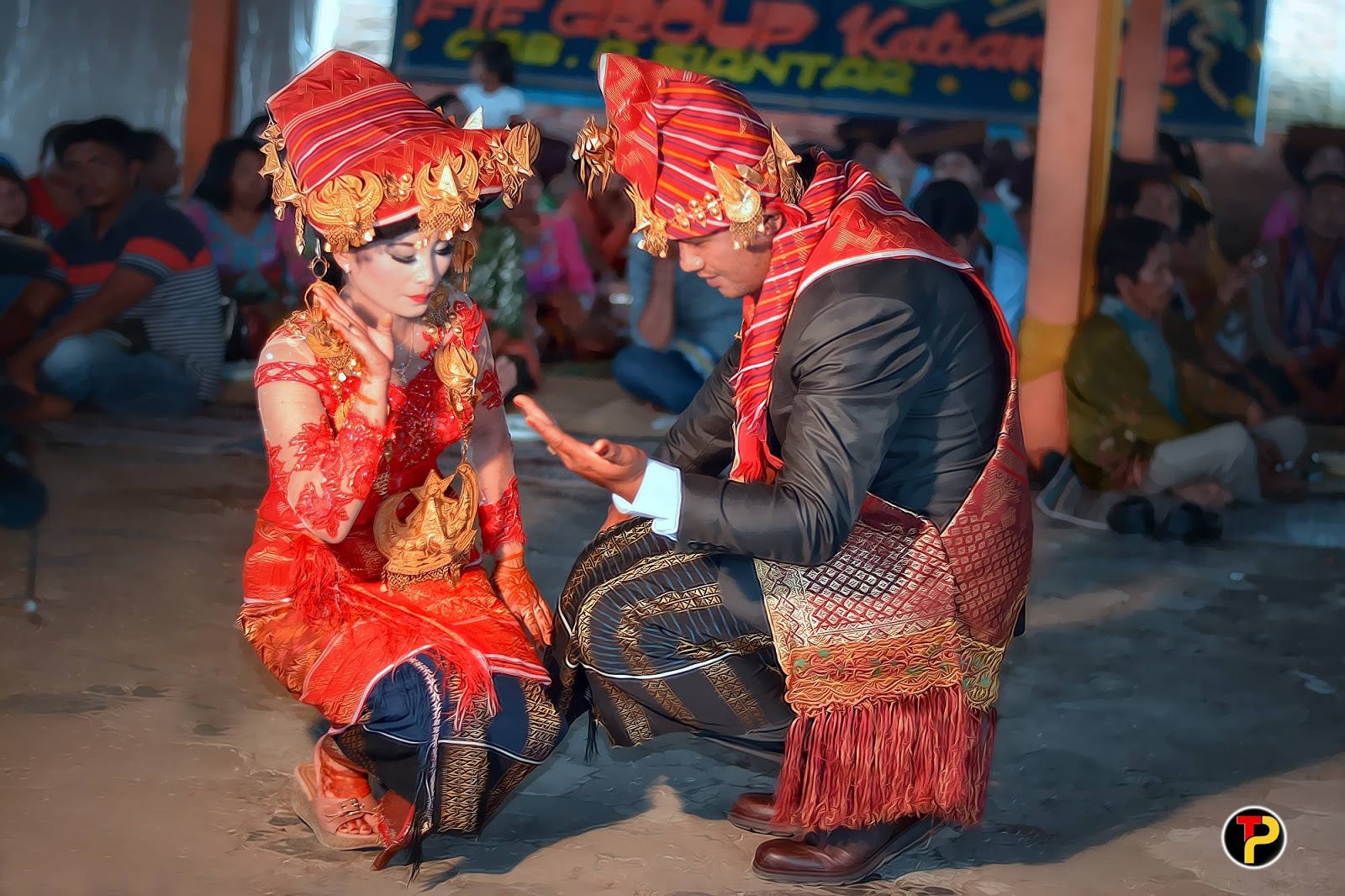 baju pernikahan adat karo 