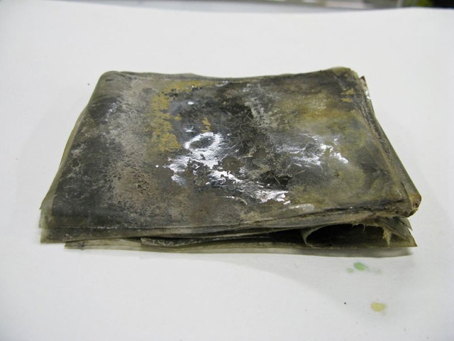 Explorers found a mysterious box in an Antarctica ice block. What they found inside is just incredible! Explorers found a mysterious box in an Antarctica ice block. What they found inside is just incredible!