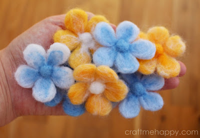 come realizzare fiori con lana cardata