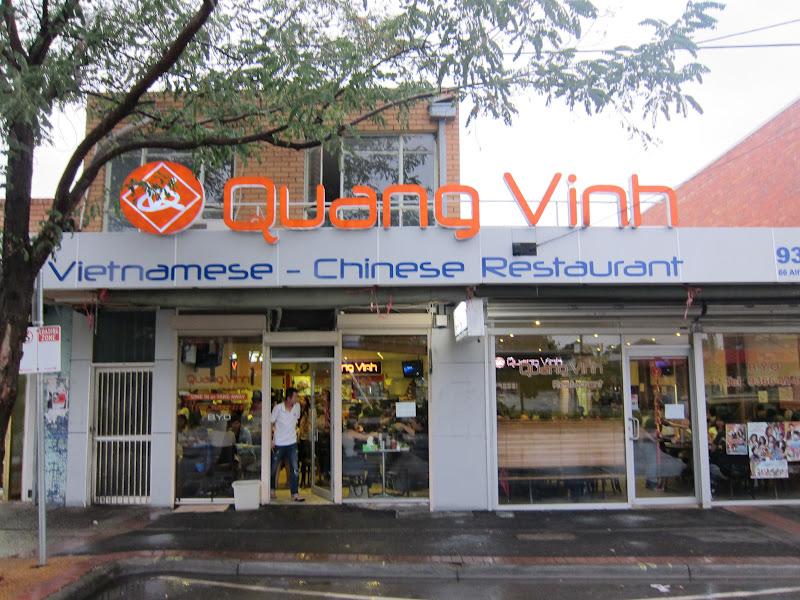 gila makan Quang Vinh