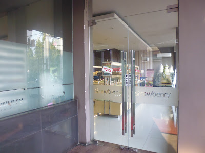 Cafe Cirebon, Resto Cirebon, Strawberry Delight, Cafe Resto Cirebon Cafe Cirebon, Resto Cirebon, Strawberry Delight, Cafe Resto Cirebon