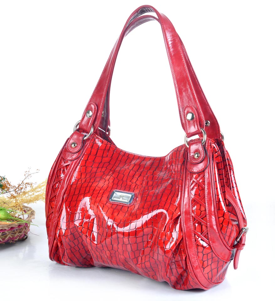Elegance of living: Red Handbags