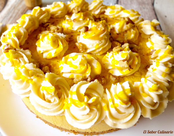 Tarta de zanahoria sin horno con frosting de queso