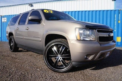 2007 Chevy Suburban LT for sale at Purifoy Chevrolet near Denver