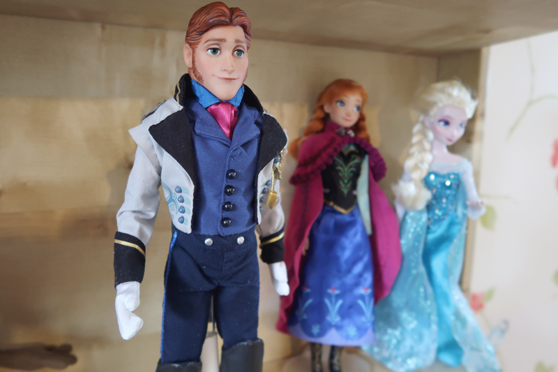 Disney Frozen doll customization face ups - Hans
