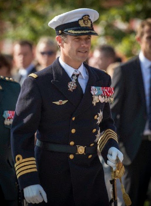 Royal Family Around the World: The Danish Crown Prince Couple at wreath
